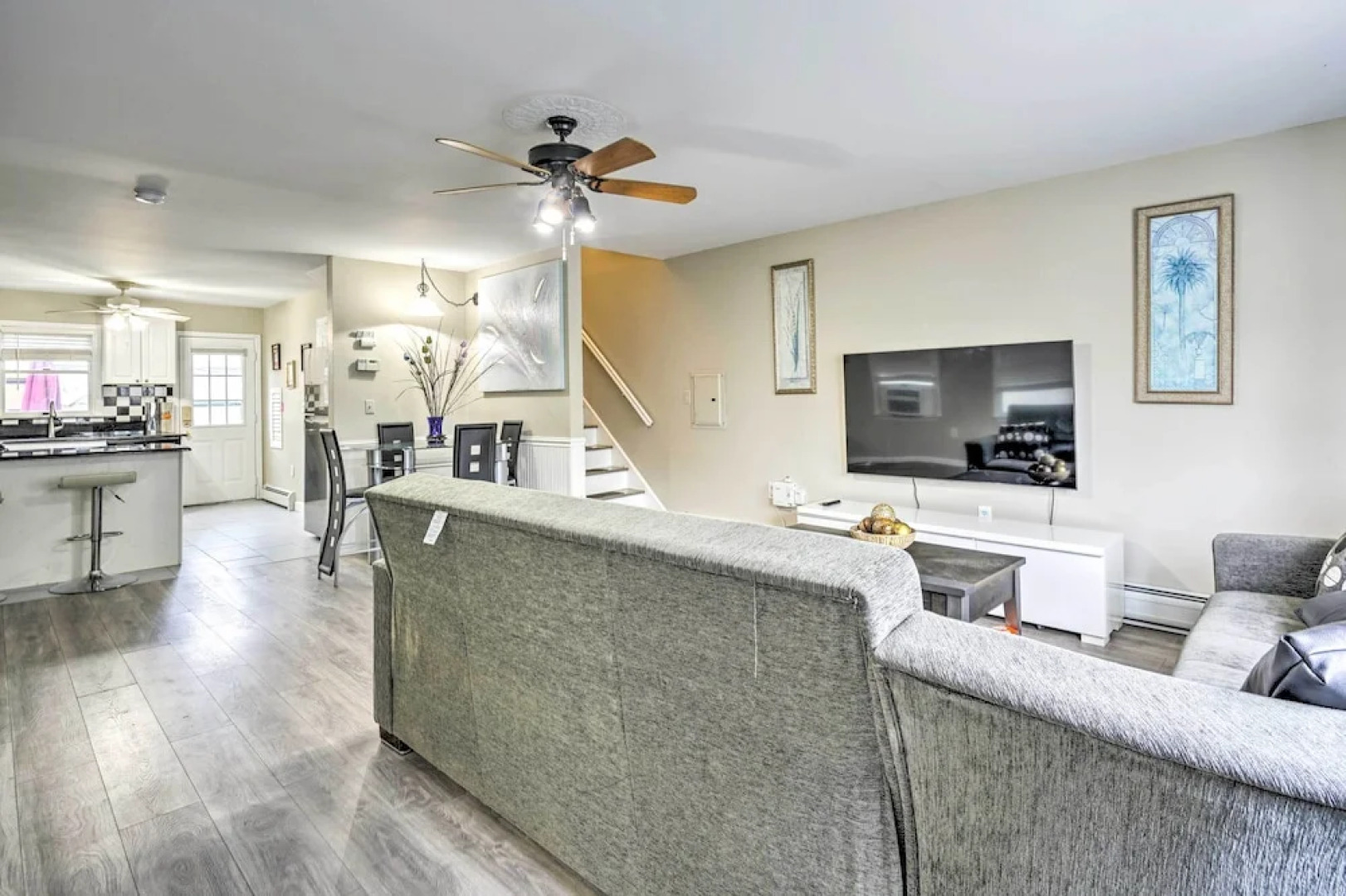 Family-friendly Keansburg Home: Walk to Beach!