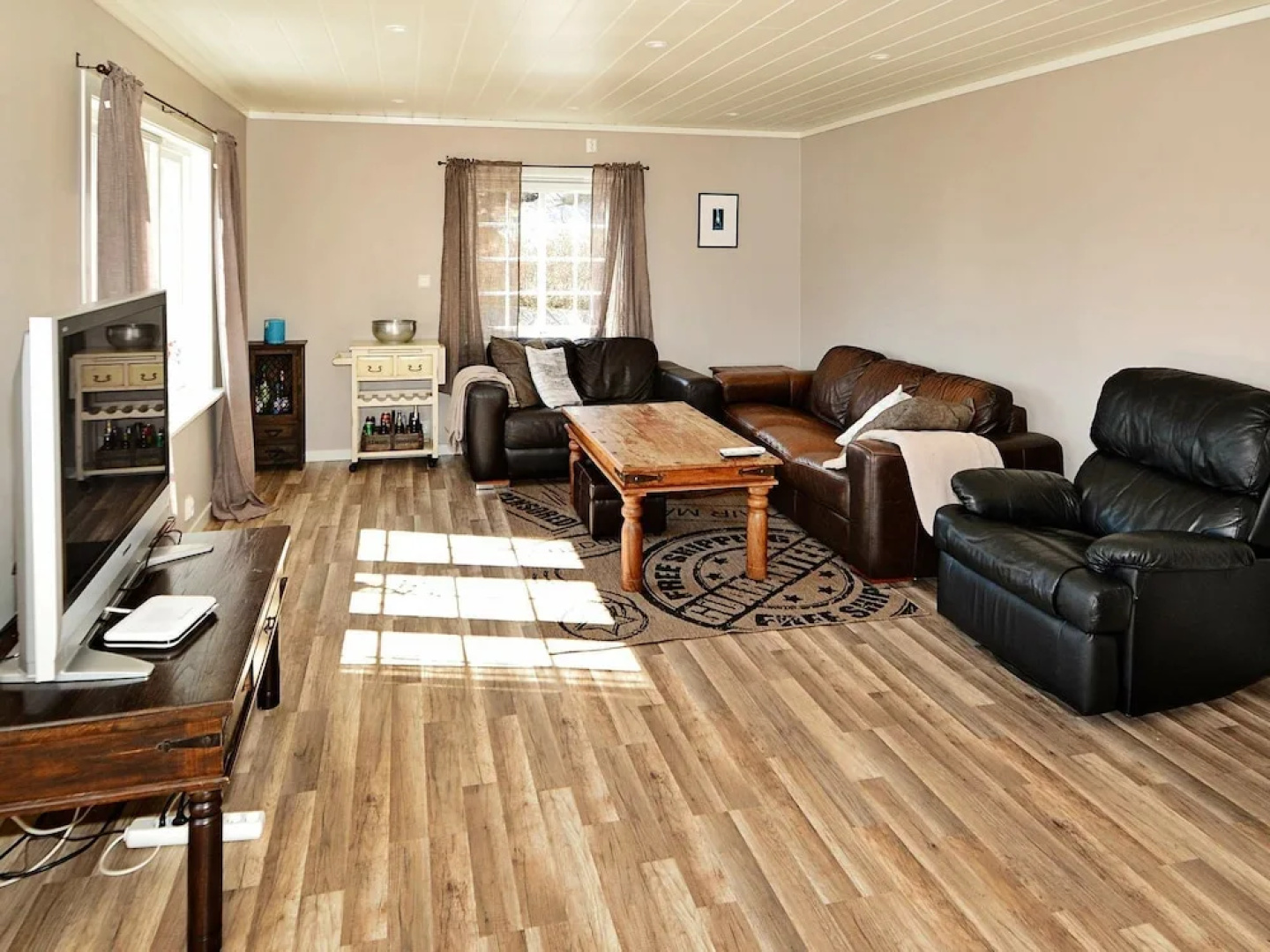 Holiday Home in Høvåg