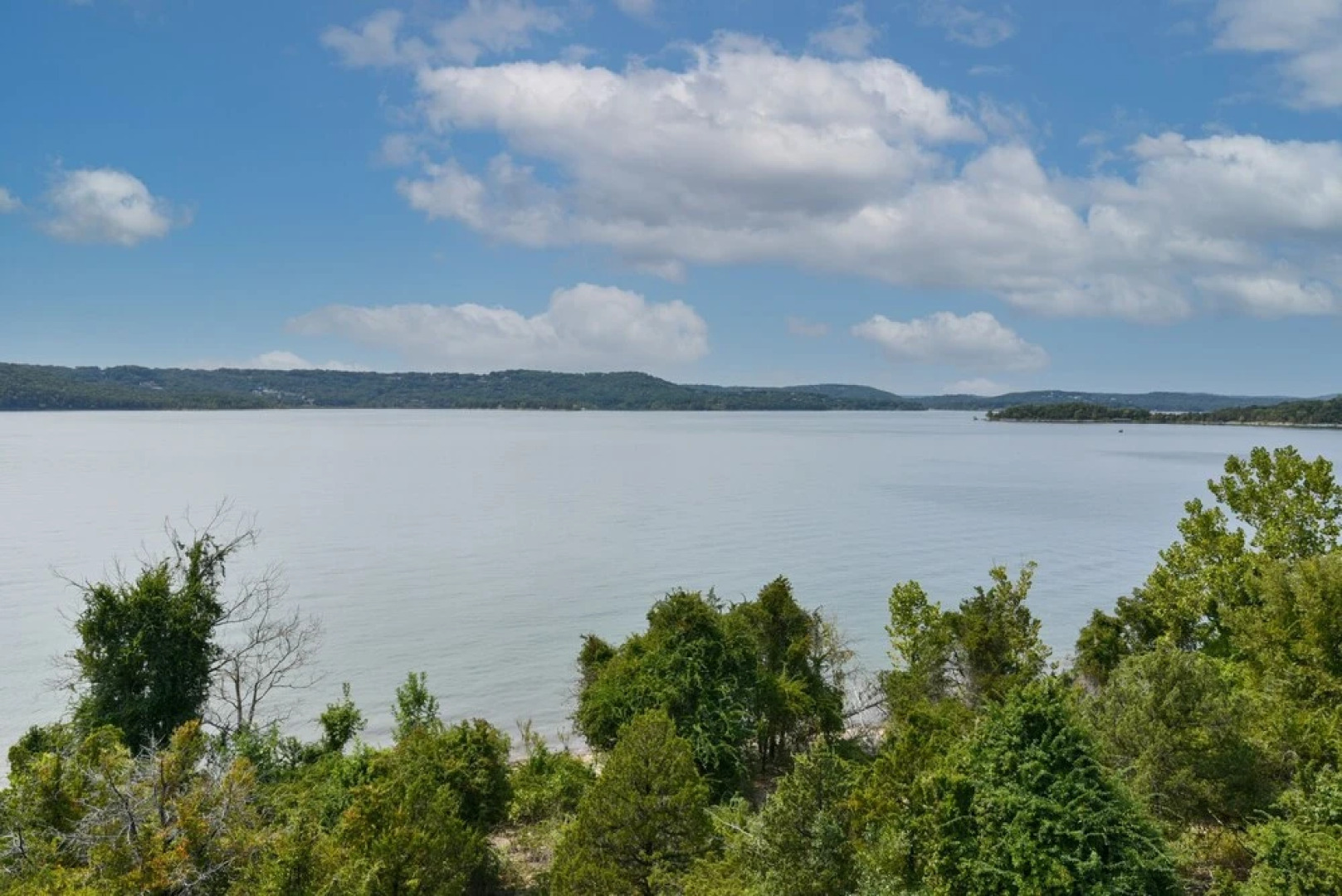 700 Emerald Point 3 Bedroom Condo