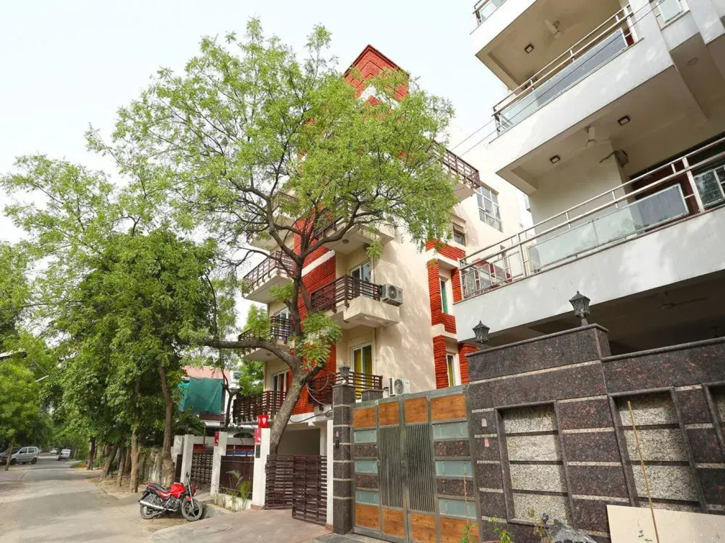 OYO Flagship Noida Golf Course