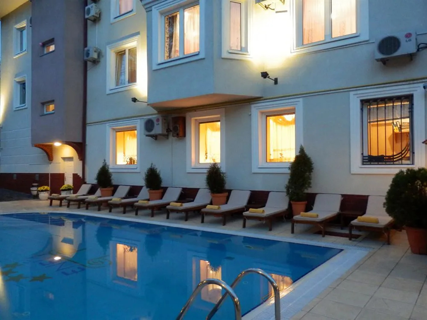 Отель «Эней»