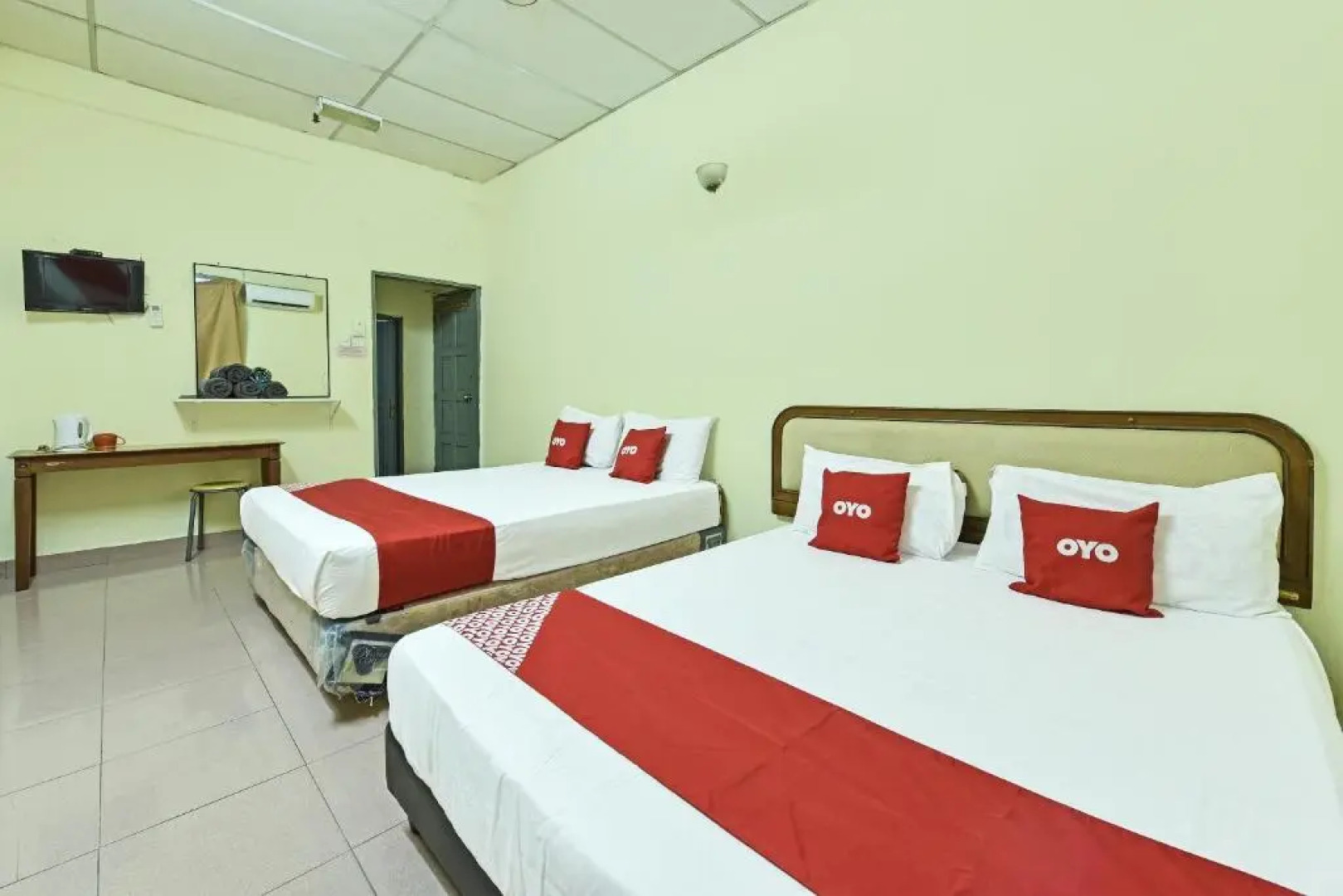 OYO 90736 Lh Resak Motel