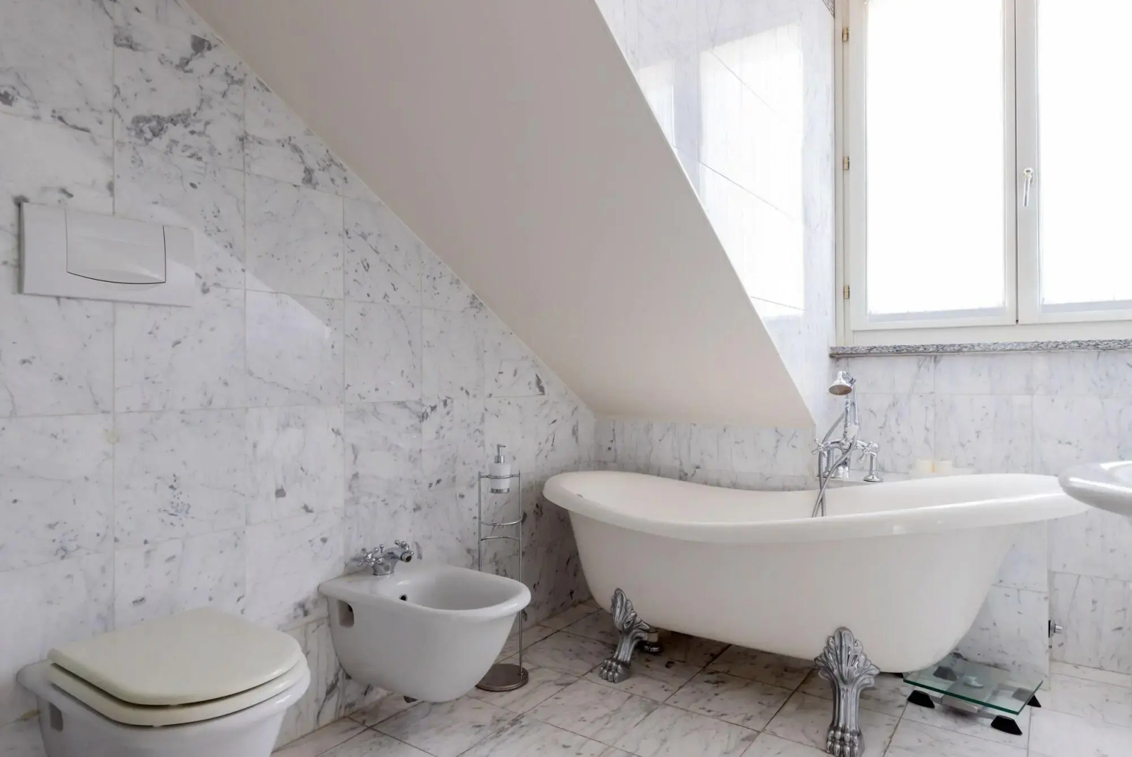 Milan Retreats Duomo