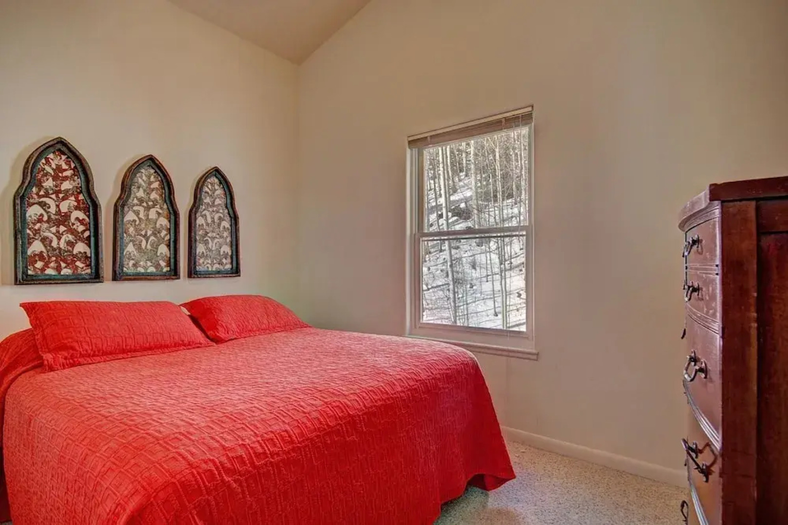 Aspen House 4 Bedroom Home by RedAwning