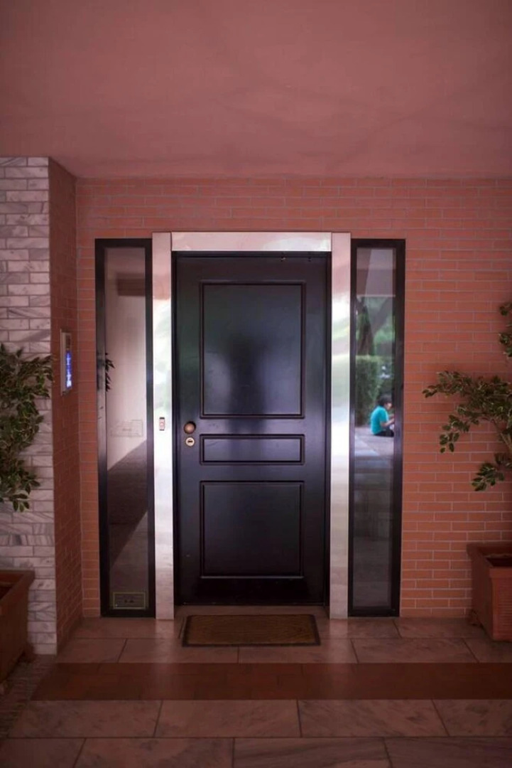 Cosy-relaxing Flat Very Close to Underground