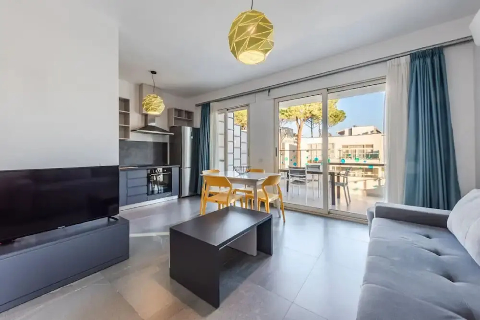 2-br Apartment by the Beach - Jasemin