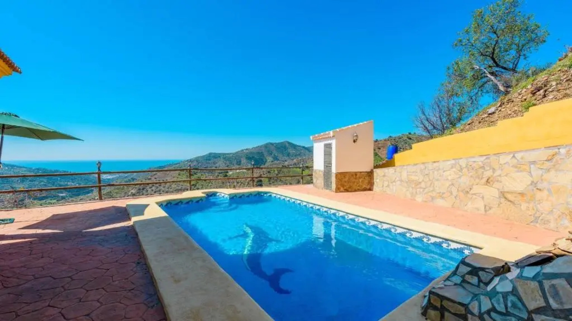 Cortijo La Encina Sayalonga by Ruralidays