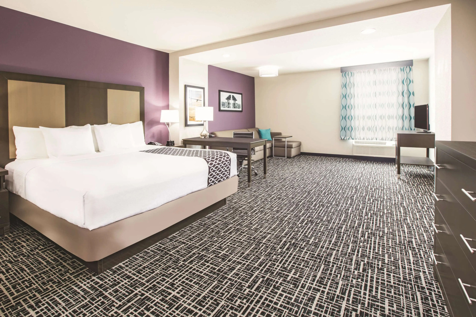 La Quinta Inn & Suites by Wyndham Dallas Plano - The Colony
