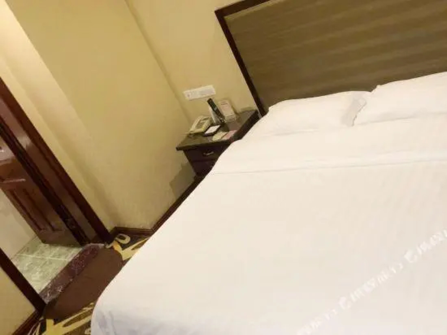 Qiankun Business Hotel