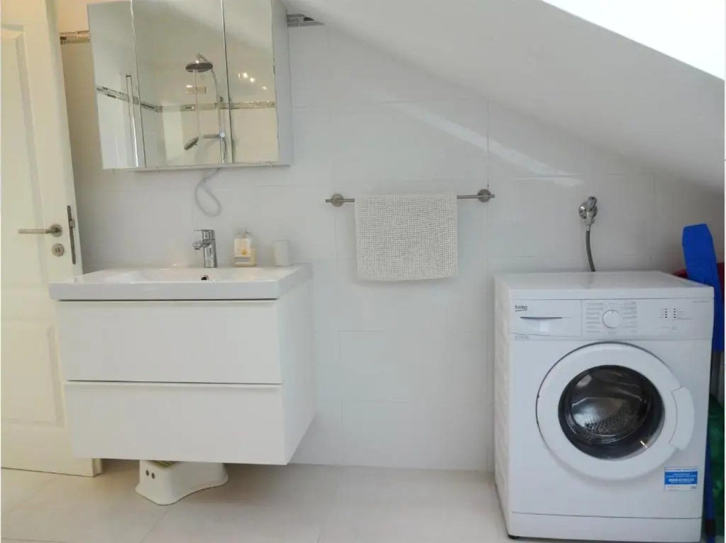 Schöne Wohnungen am Bahnhof in Dachau - 20 Min bis München Zentrum