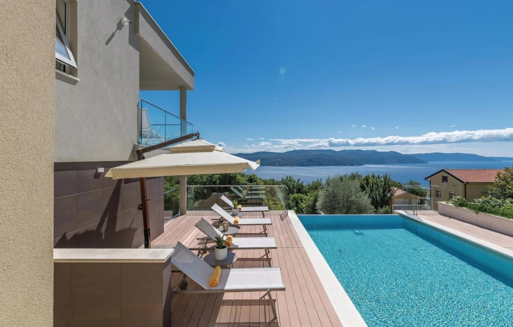 Beautiful Home in Plomin With Jacuzzi, Wifi and 1 Bedrooms