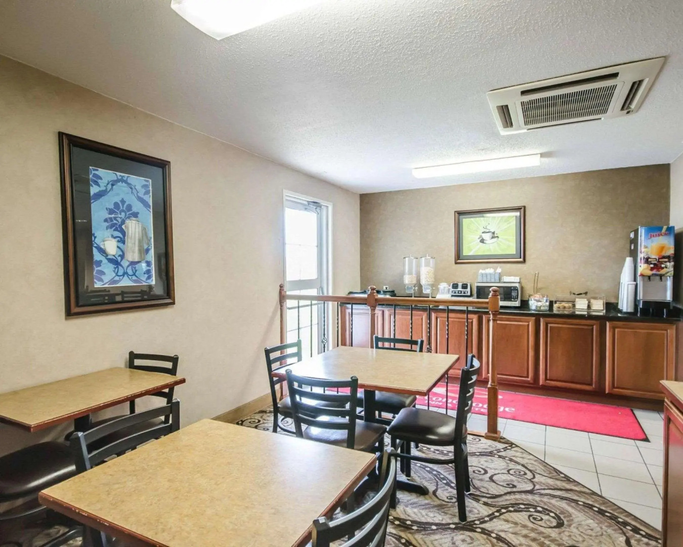 Econo Lodge Inn & Suites Evansville East