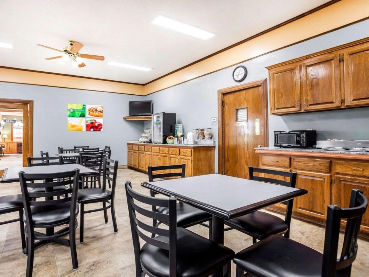 Suburban Studios Kansas City Airport North