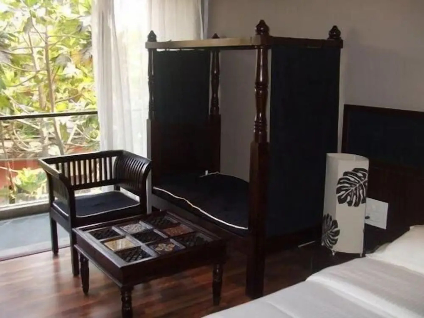 16 Degrees North, Candolim