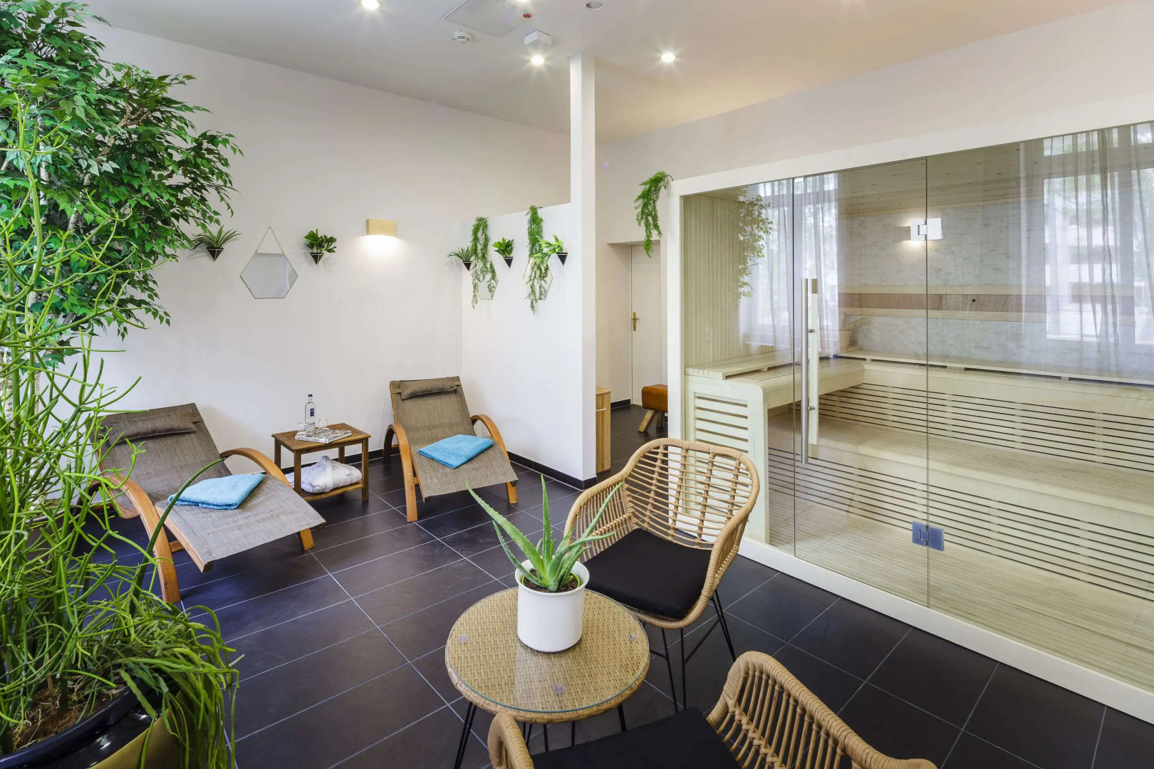 Star-Apart Hansa Hotel