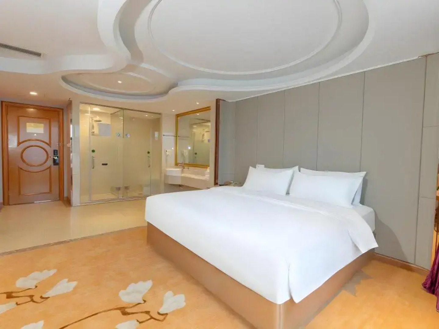 Vienna International Hotel (Tianmen Wanda Plaza Donghu Branch)