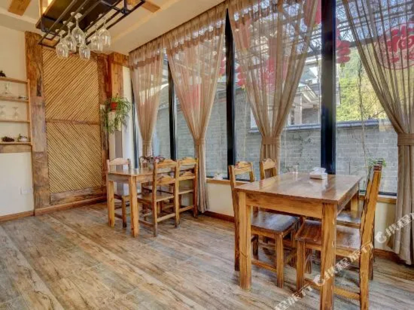 Mogan Mountain Yunxi Jian Boutique Hostel