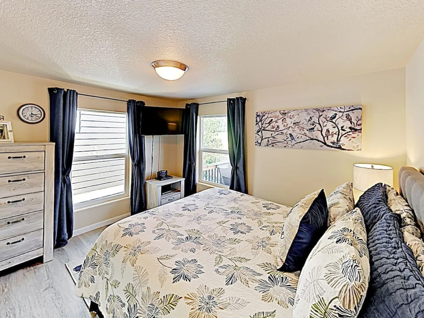 New Listing! Spacious Riverfront Gem W/ Firepit 3 Bedroom Home