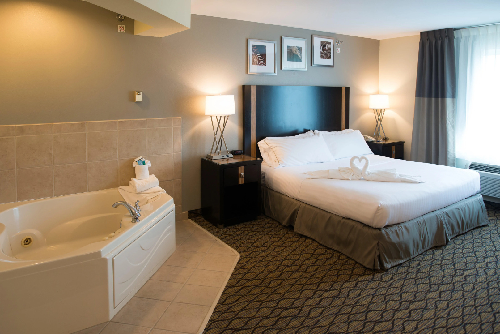 Holiday Inn Express Hotel & Suites Chanhassen by IHG