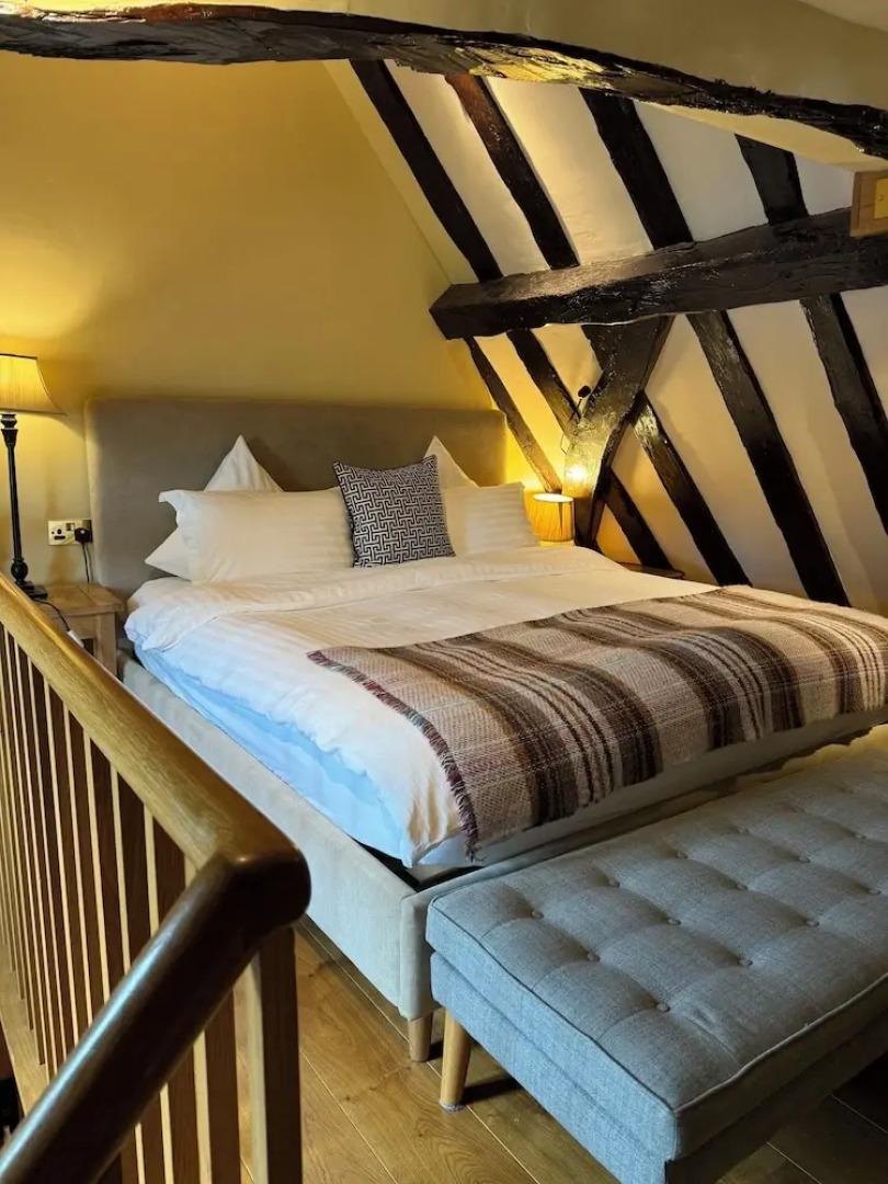 Heathrow Cottages B&B