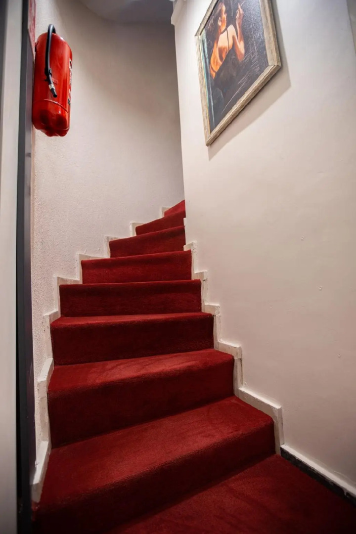 La Pazza Suites Hotel