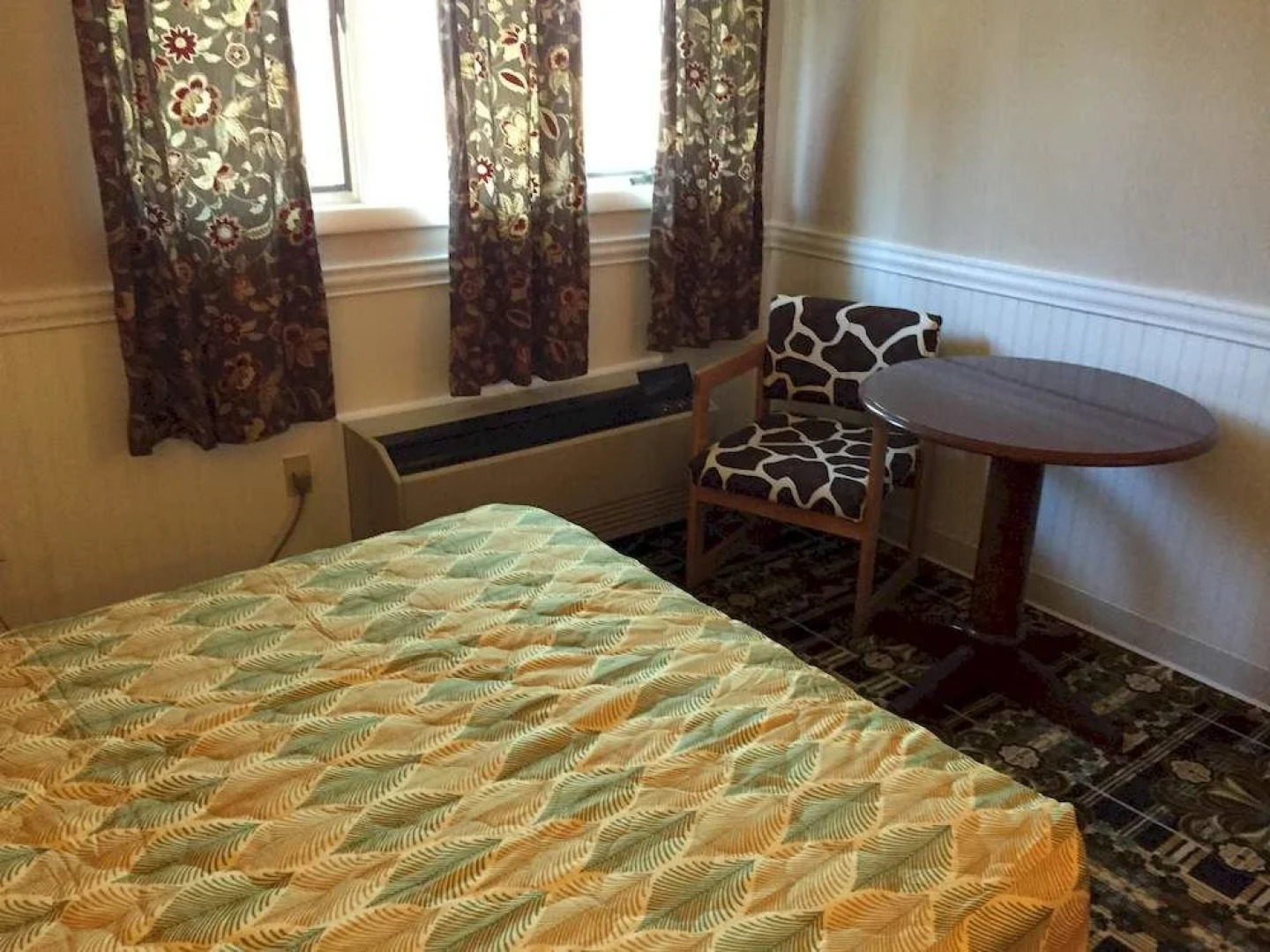 May's Polynesian Motel