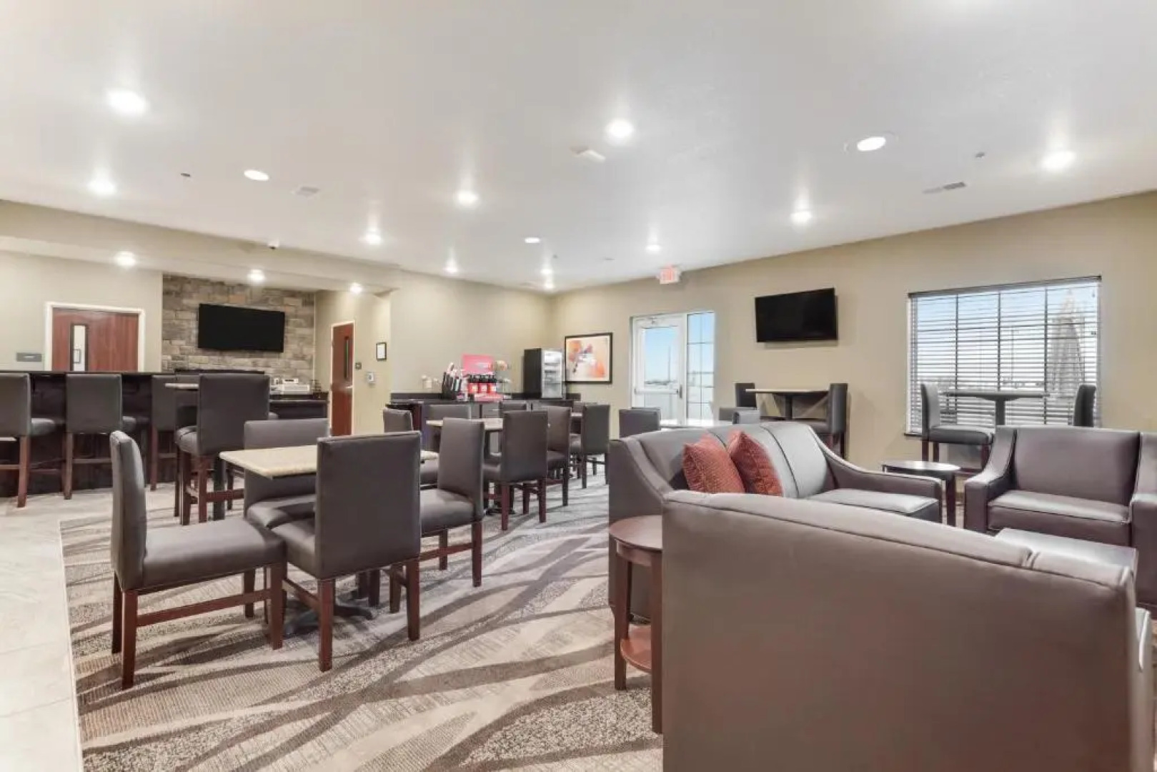 Cobblestone Hotel & Suites - Cozad