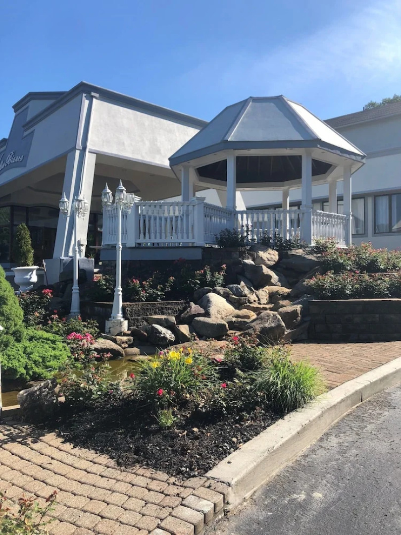 Villa On The River Inn