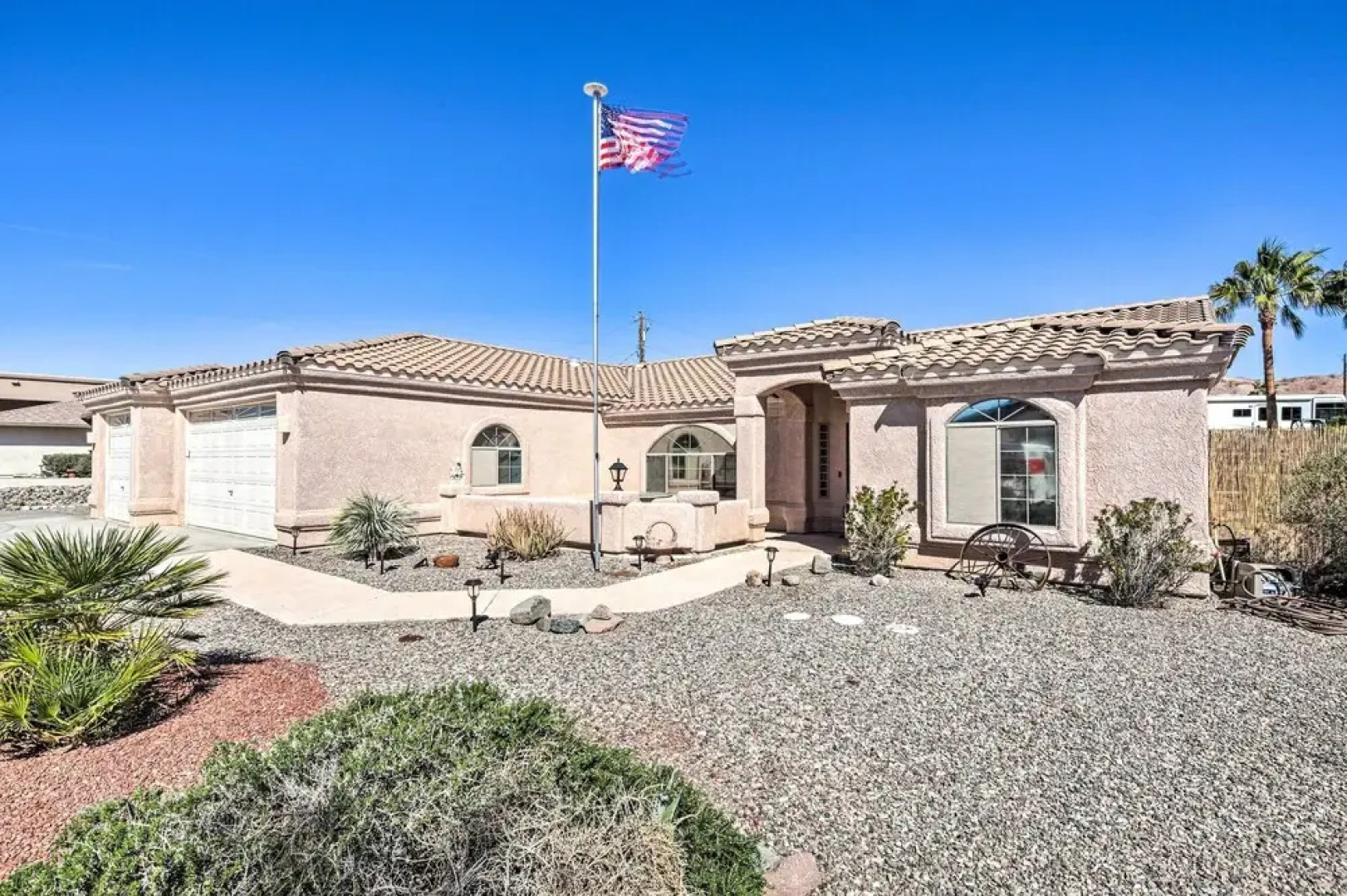 Heated Pool & Game Room: Lake Havasu Retreat