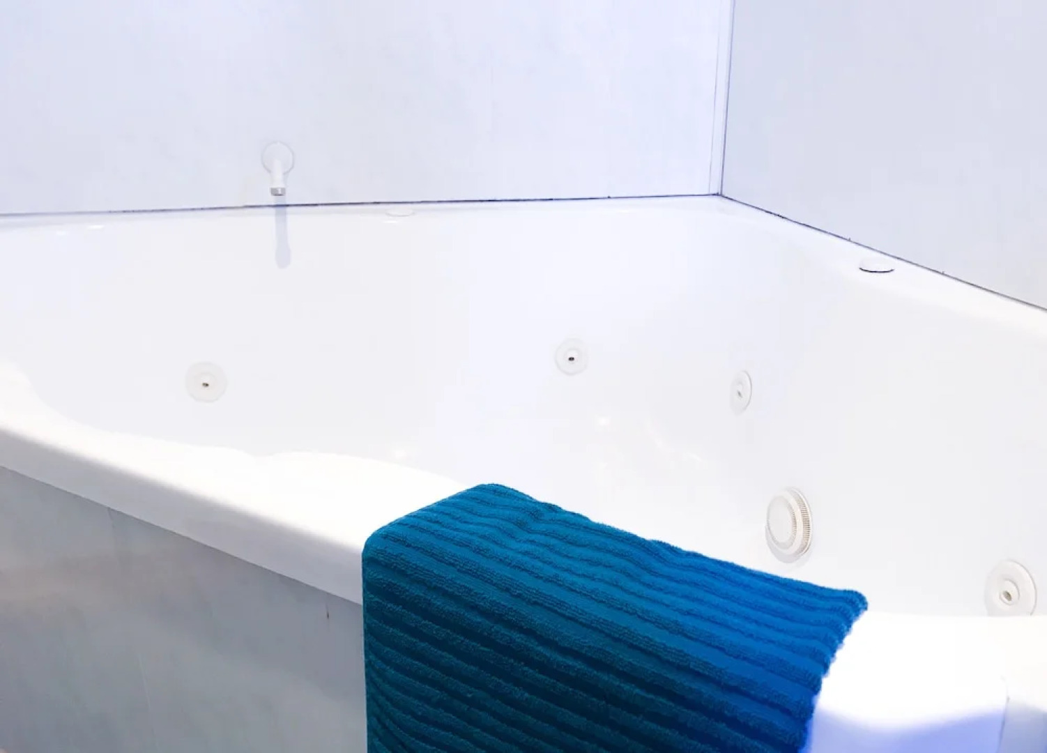 Meredith House & Apartments Strahan