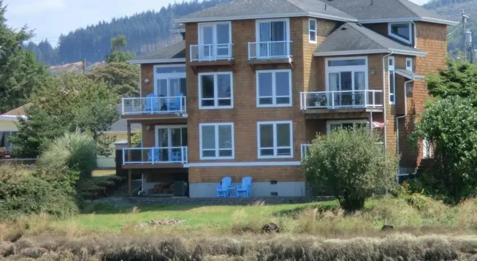 Riverhouse 2
