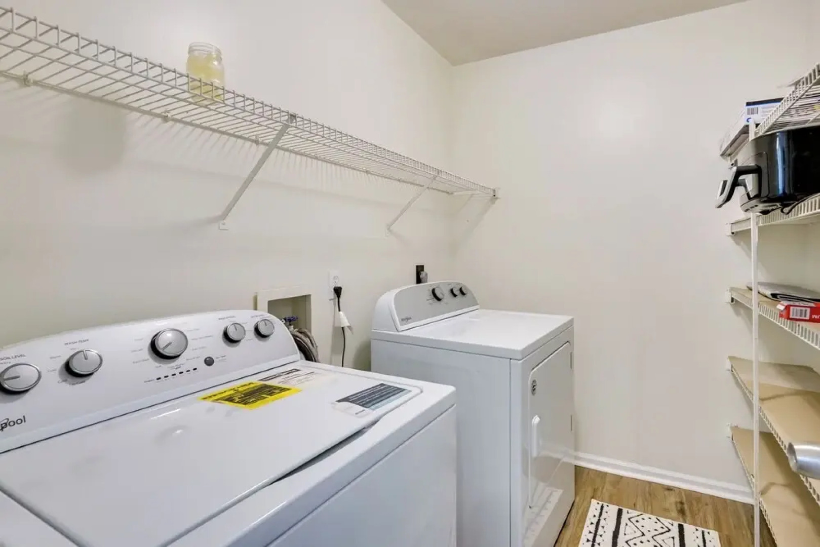 Relaxing Lynn Haven Escape w/ Screened Porch!