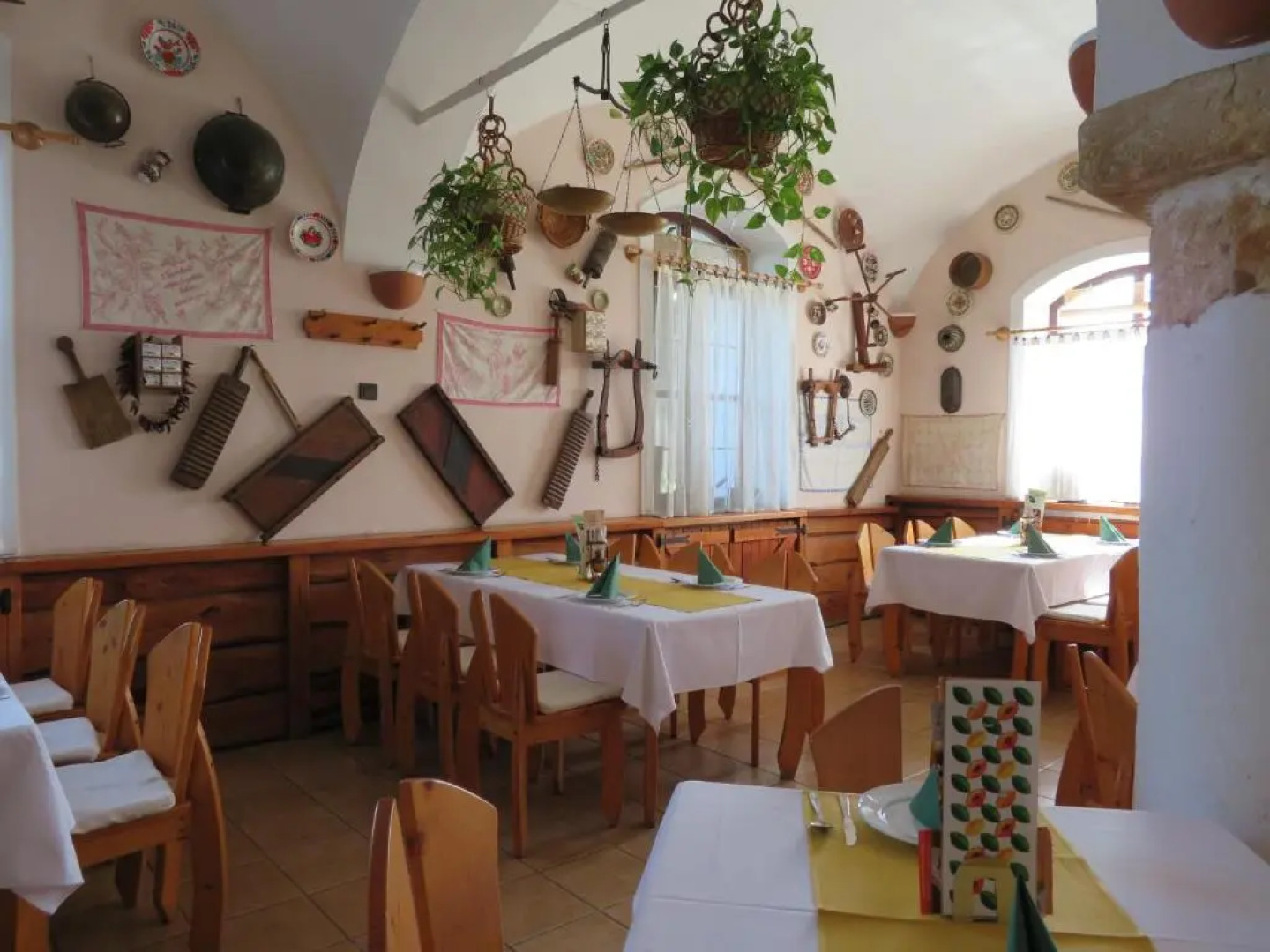 Józsi Bácsi Vendéglője és Szállodája