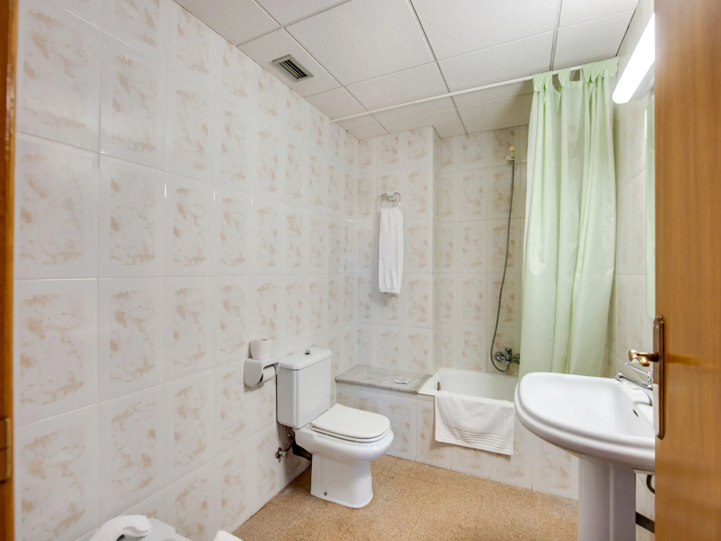 Hotel Blanc i Negre by OYO Rooms