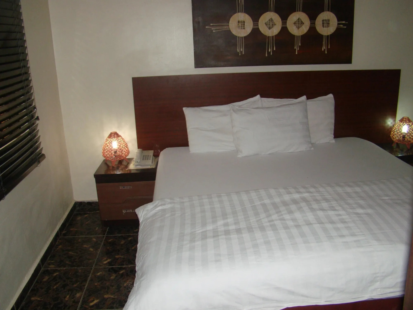 Charlie's Place And Suite