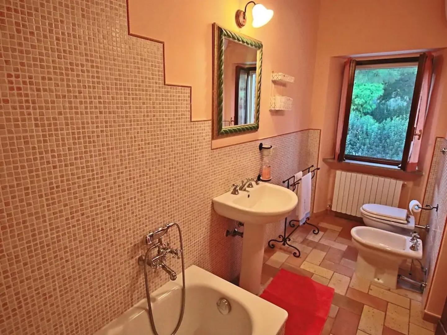 Holiday Home in Serrungarina Near the Lake