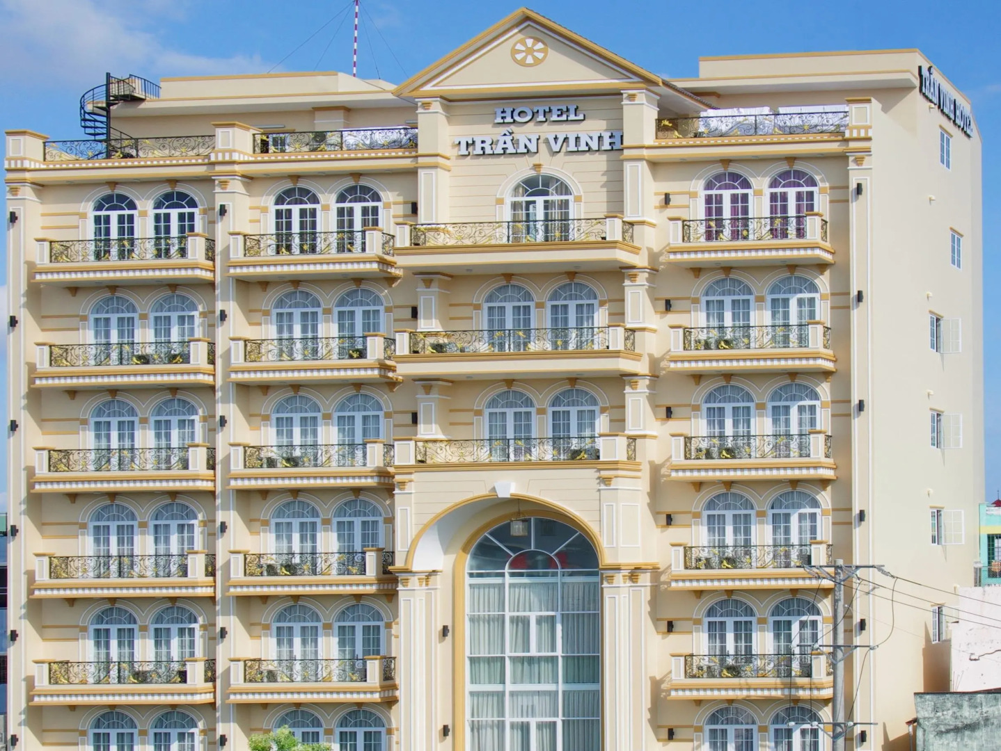 Tran Vinh Hotel