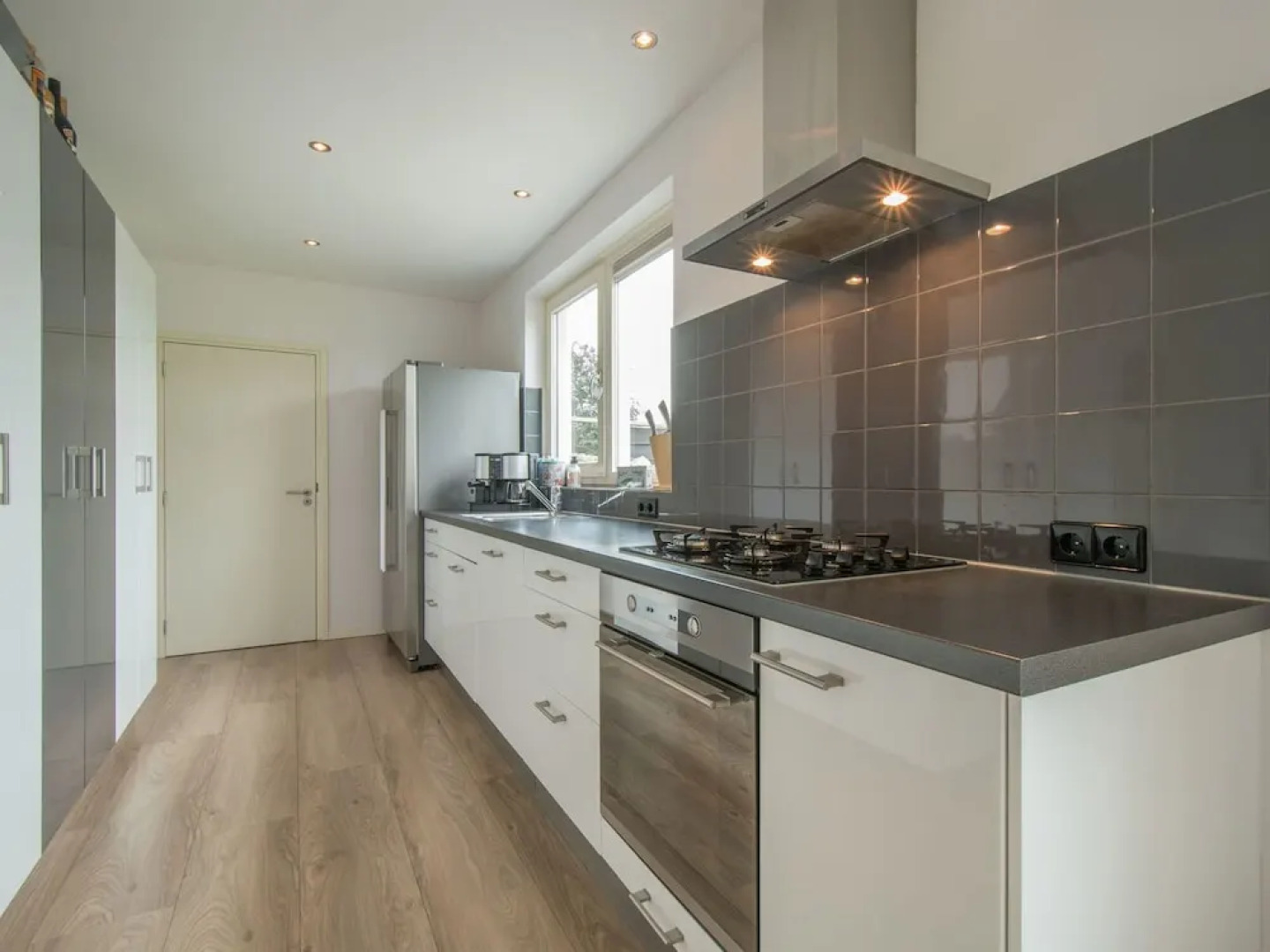 Splendid Holiday Home With Jetty, Waterfront Terrace, Garden