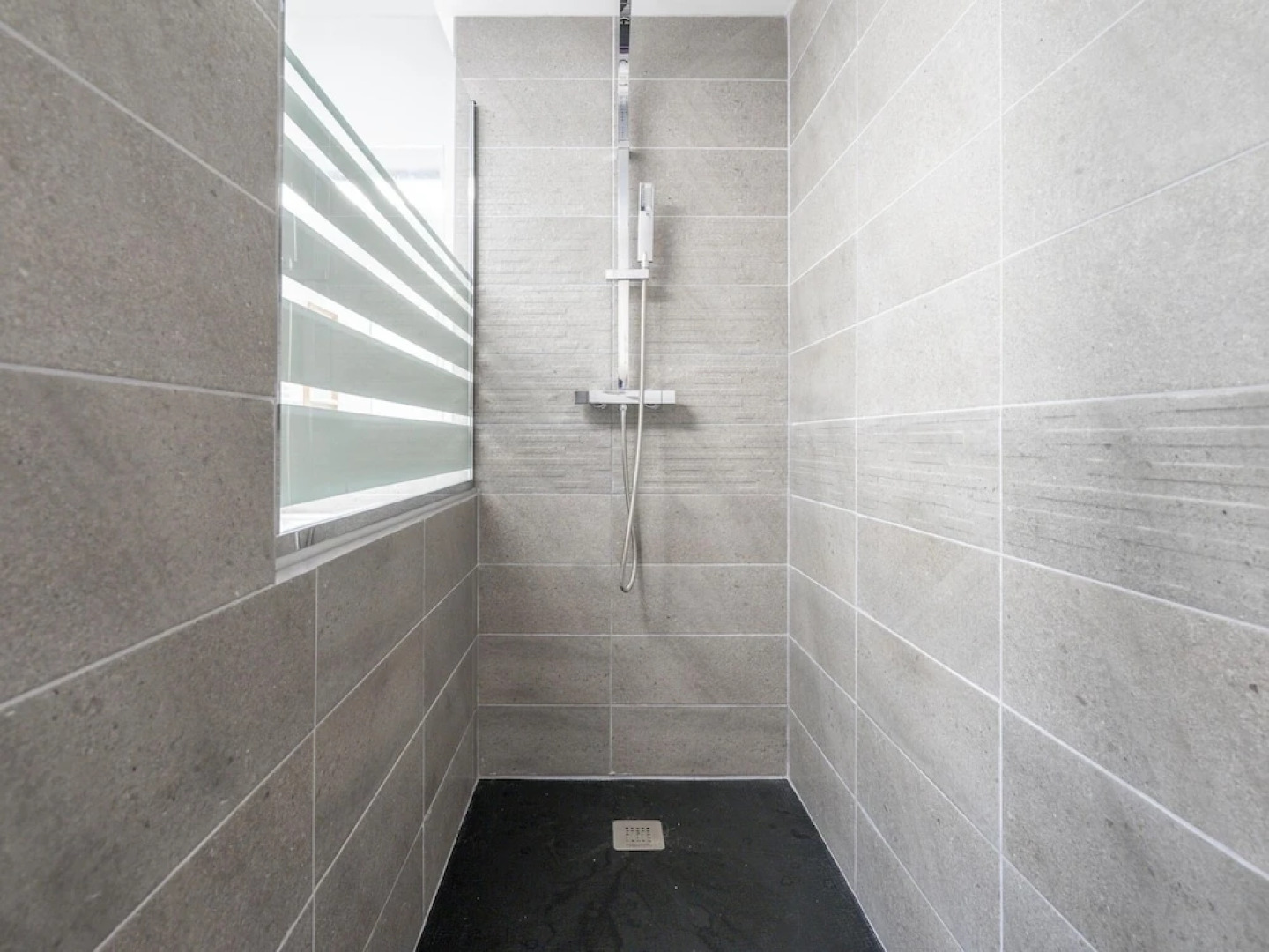 Attractive Holiday Home in Cessenon-sur-orb With Terrace