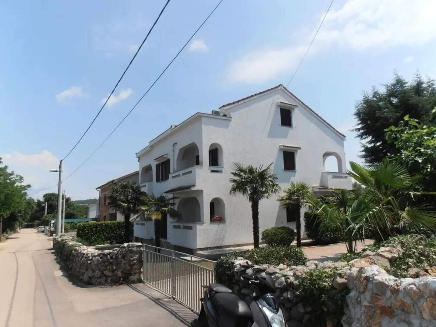 Dragica - With Kids Playground - A3 Lara