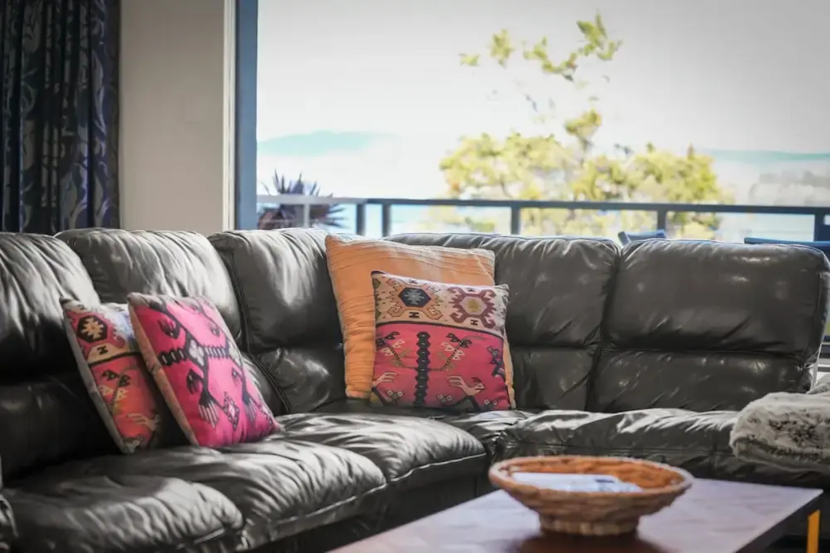 Waterfront Home - Gorgeous Views - 2 Bed