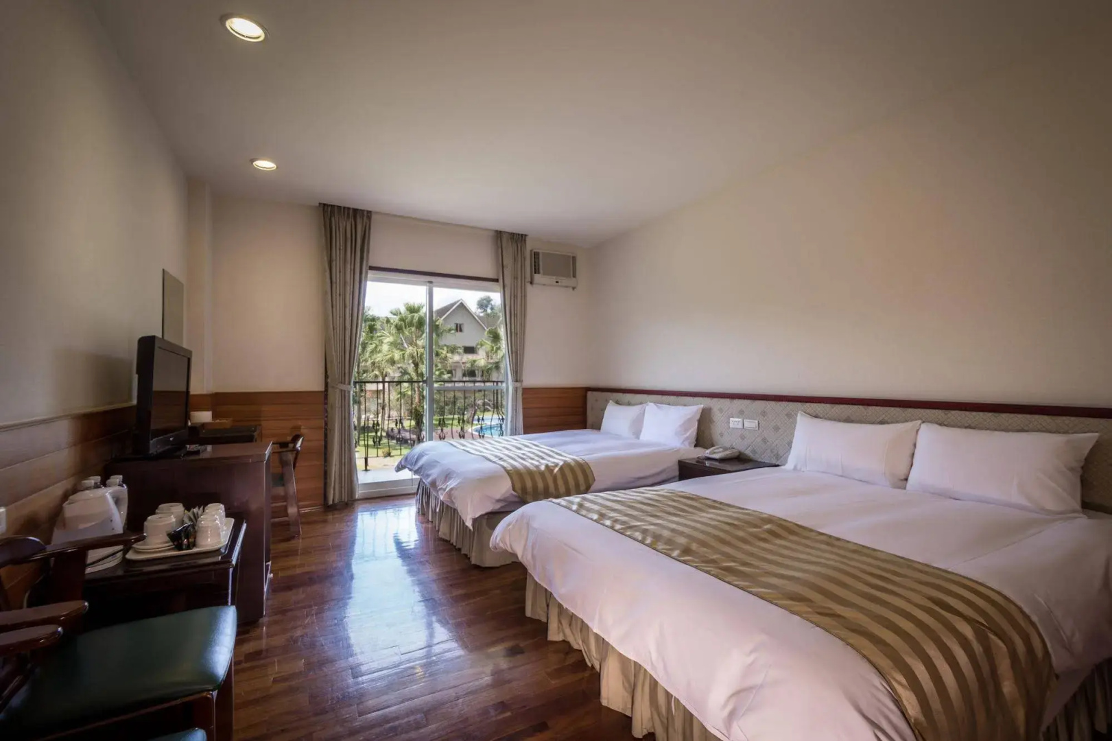 CRYSTAL RESORT - European Villa