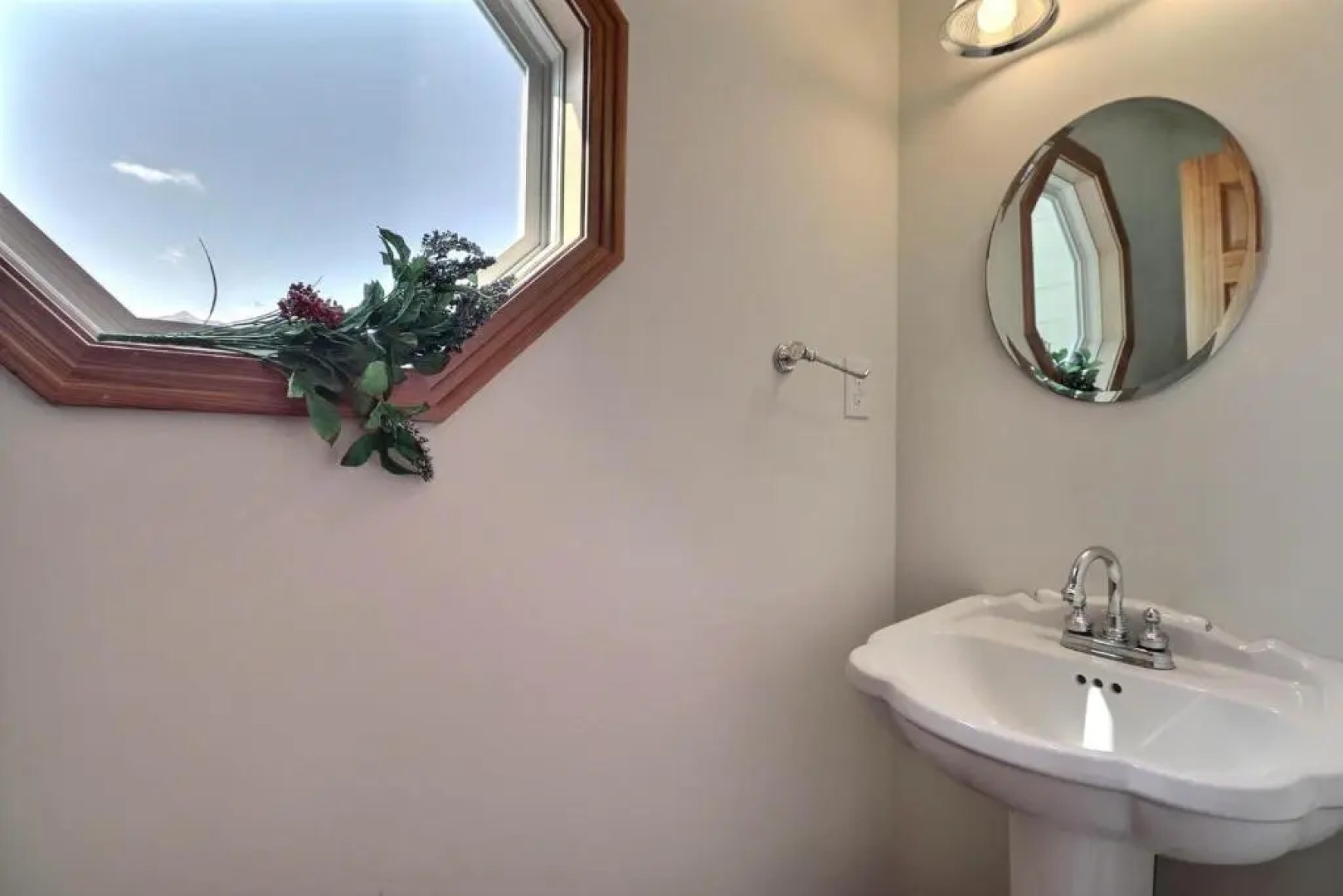 1671 Semper Summer 3 Min Walk to Beach