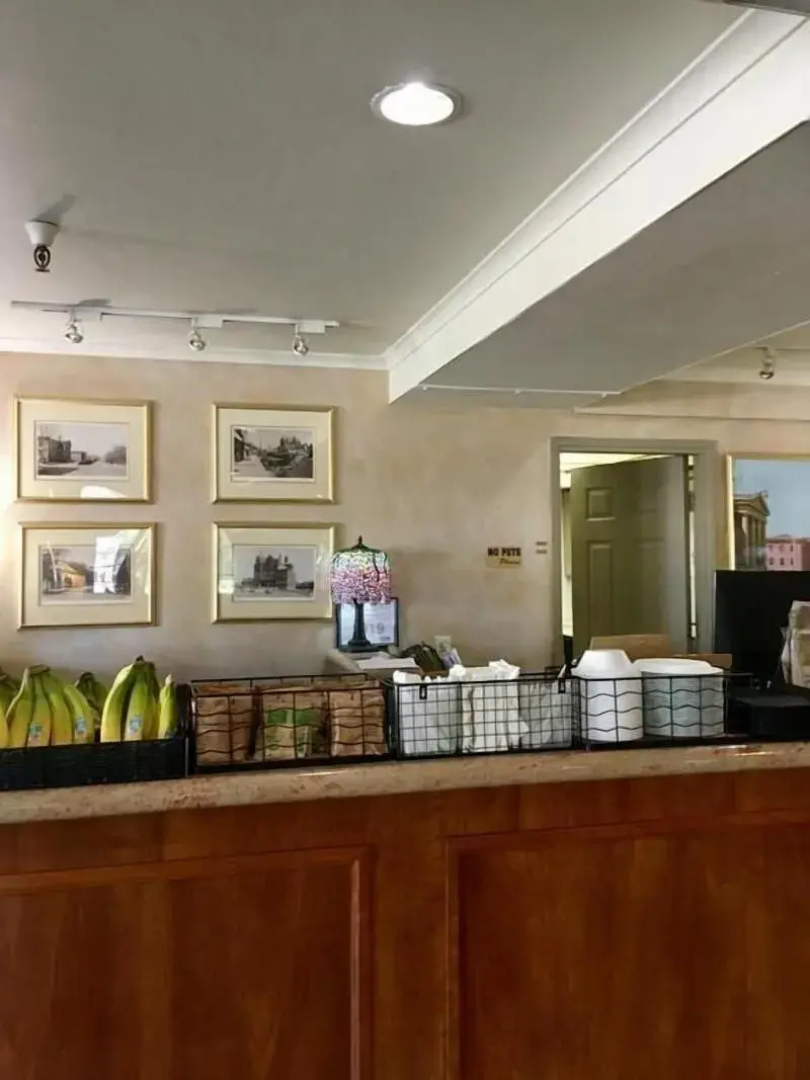 Hardman House Inn & Suites