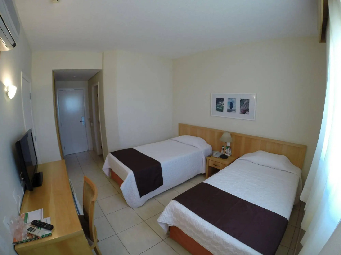 Harbor Self Graciosa Hotel