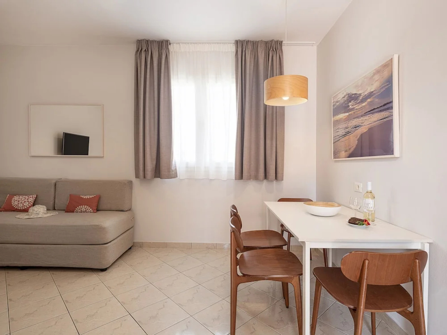 Отель Caldera Beach