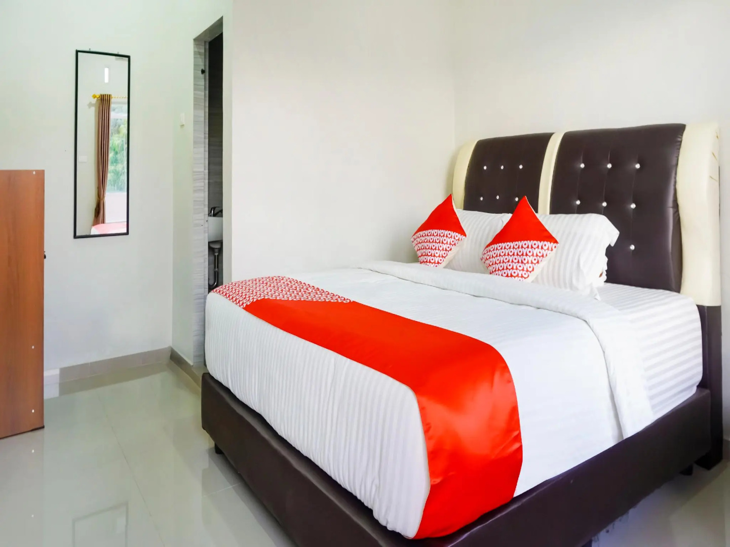 OYO 3215 Marina Hotel