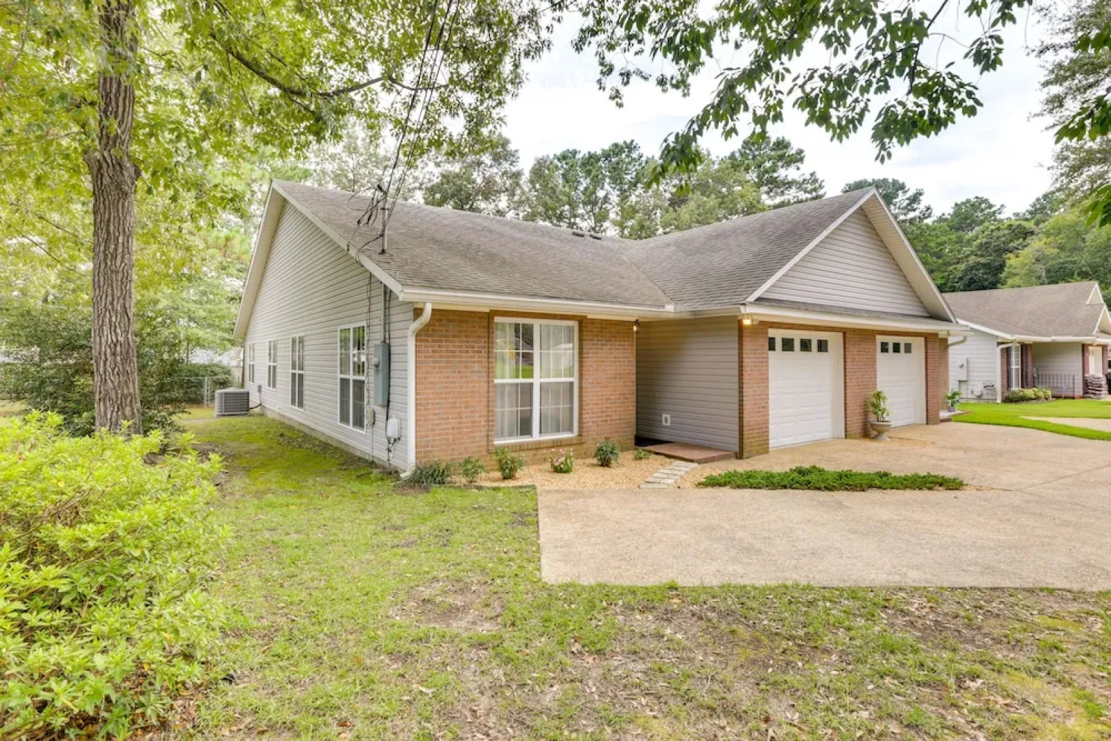 Tranquil Thomasville Retreat w/ Deck + Dining Area