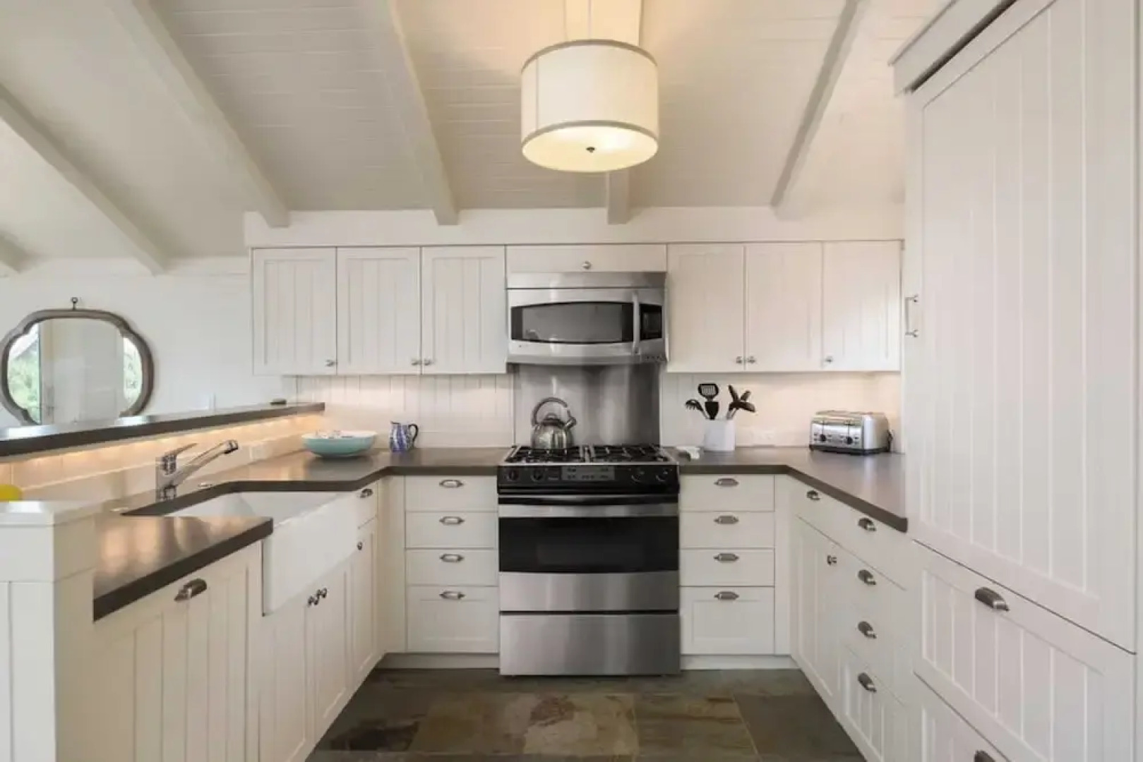 Chapman Cove by Avantstay Gorgeous Beach Bungalow w/ Sauna