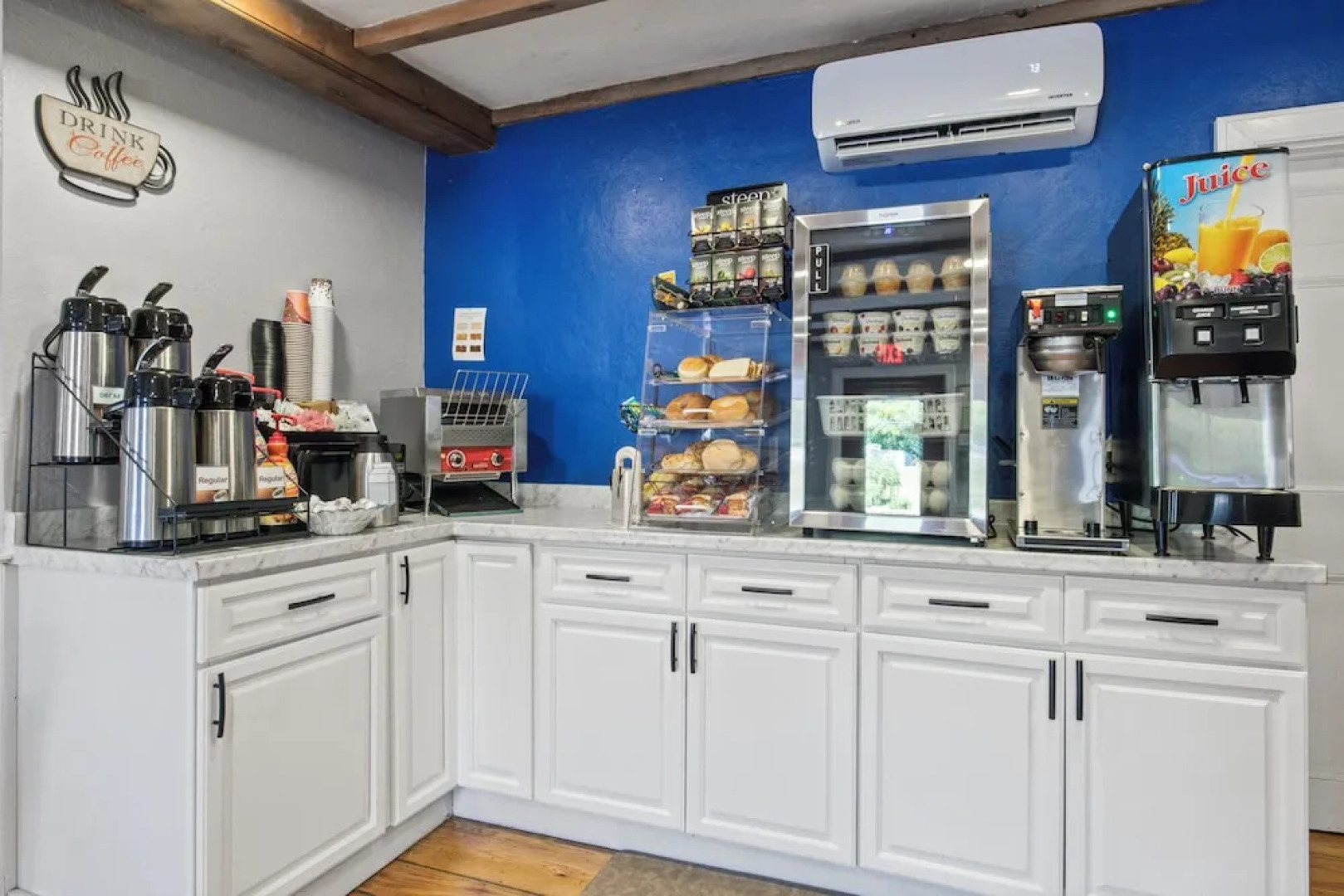 Olde Tavern Motel And Inn